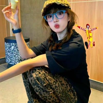 美丽笨女人